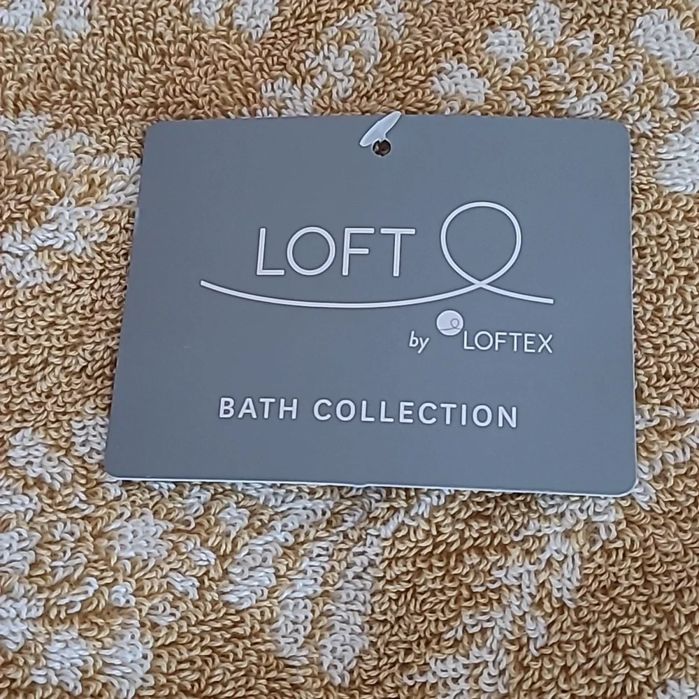 DKNY & LOFT Bath Towel Set